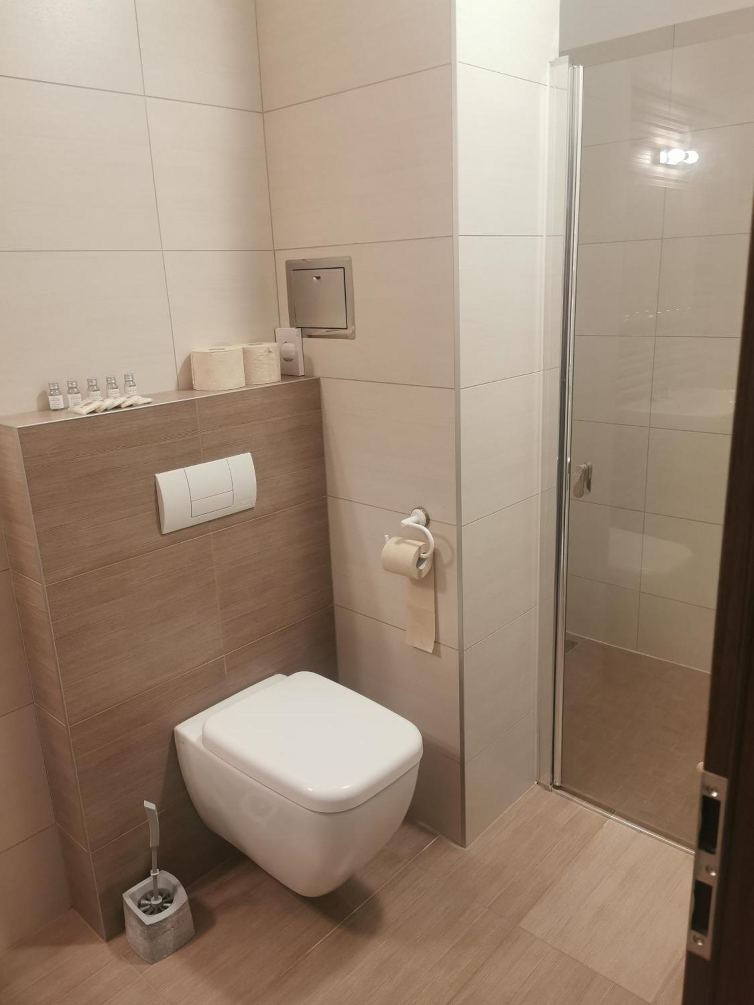 Hotel Diana Nove Mesto nad Vahom Exterior photo