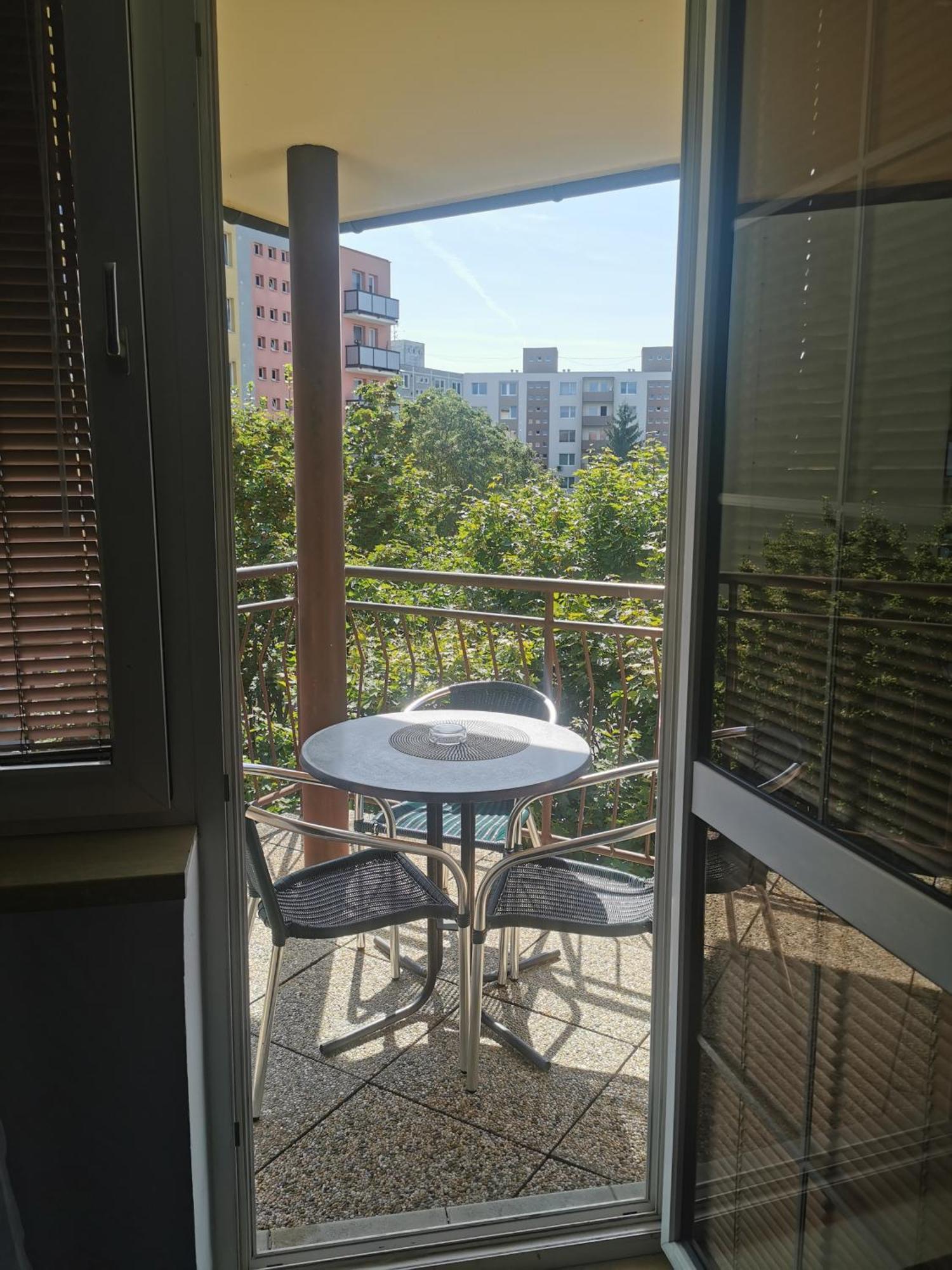 Hotel Diana Nove Mesto nad Vahom Exterior photo